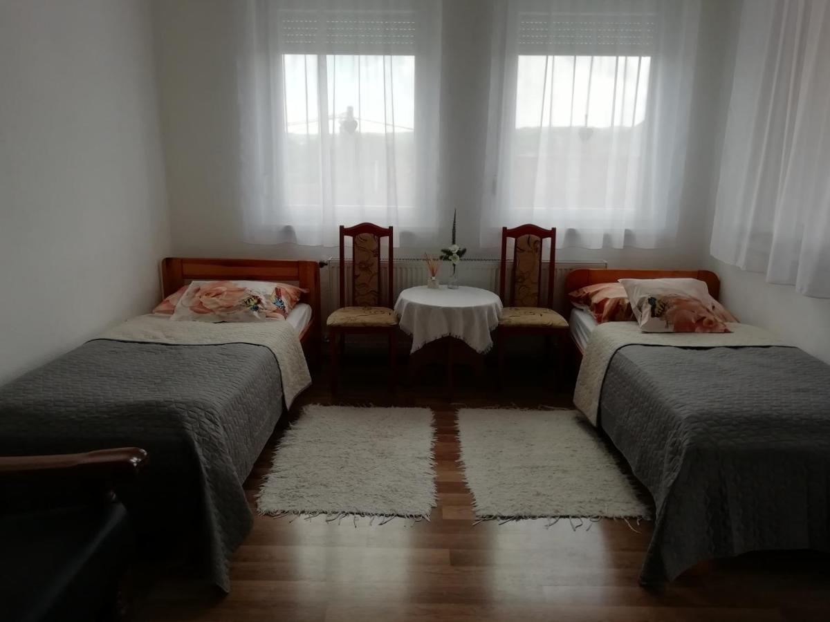 Apartamento Vadásztanya Fogadó Egerszalók Exterior foto